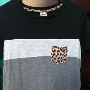 gray and black VS Pink short sleeve